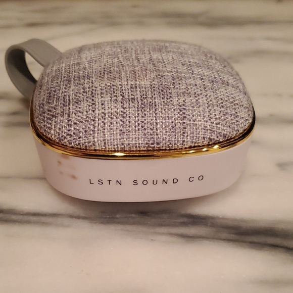 Wanderlust LSTN Sound Portable Speaker - Picture 2 of 4